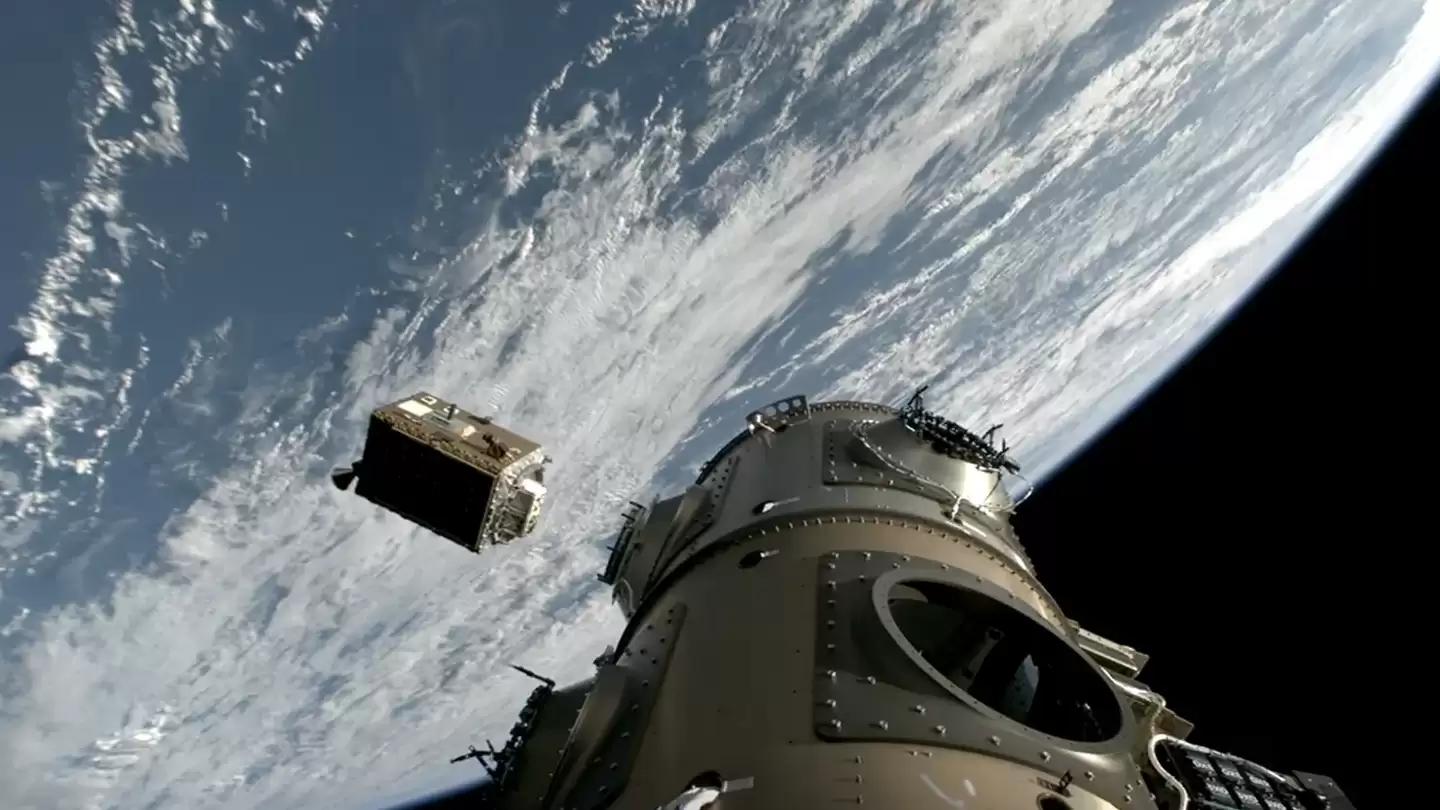 “地球人你好”:首个太空 AI 发回问候,英伟达 H100 “上天” “地球人你好”:首个太空 AI 发回问候,英伟达 H100 “上天”