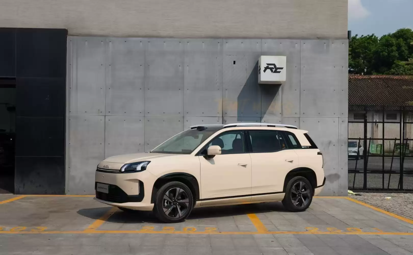 ɱ�롰����ϼң������ƻ������ļ������ձ��г�