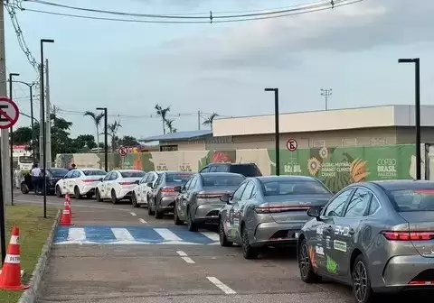 �й�����˫��ͻΧ���綯�ȷ���ȼ��������ȫ����