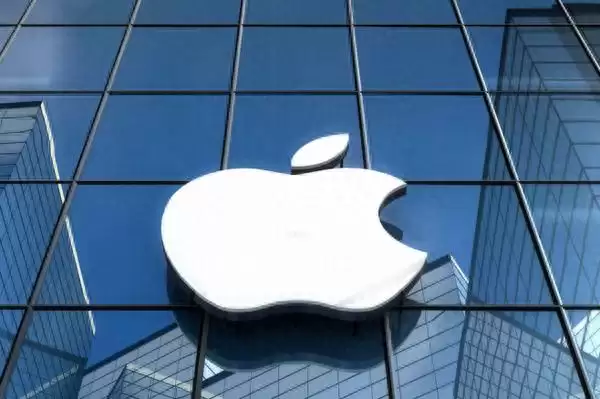 ƻ������AI�ɹ��ع�  iPhone 16Ϊ�»���·����ʷ�µͼۣ�