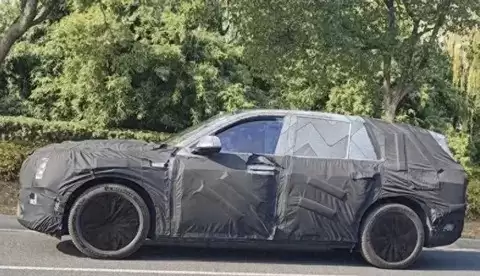 �ֵ�L80��Я��������������д���SUV�г�