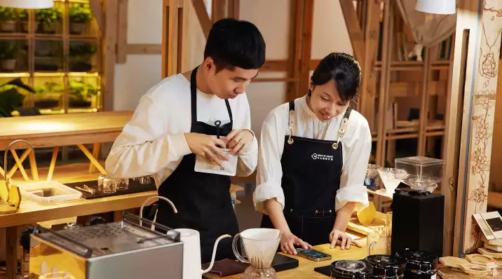 ���Ͽ���ʦ��ô�������� ���Ͽ���ʦ���Ա����������