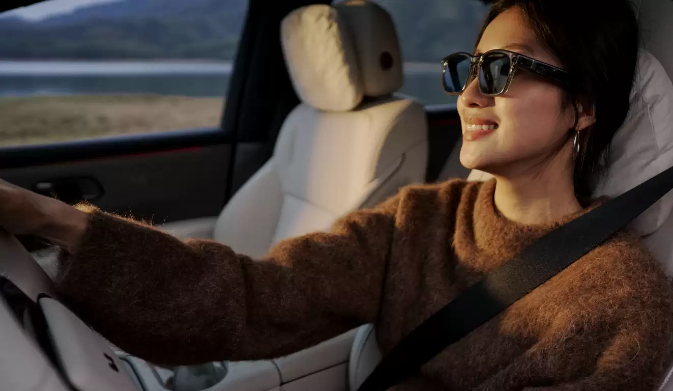 �����������˾���ȫ��ս�Ժ������׿� Livis AI �۾���� 1999 Ԫ����