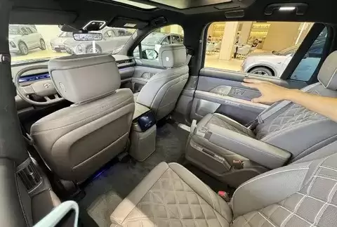 ������ε��ES8���ռ���������������������