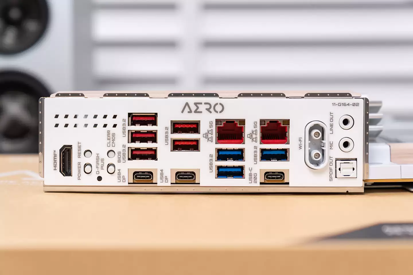 ���� X870E AERO X3D WOOD ľ����ѧ�������У�3999 Ԫ