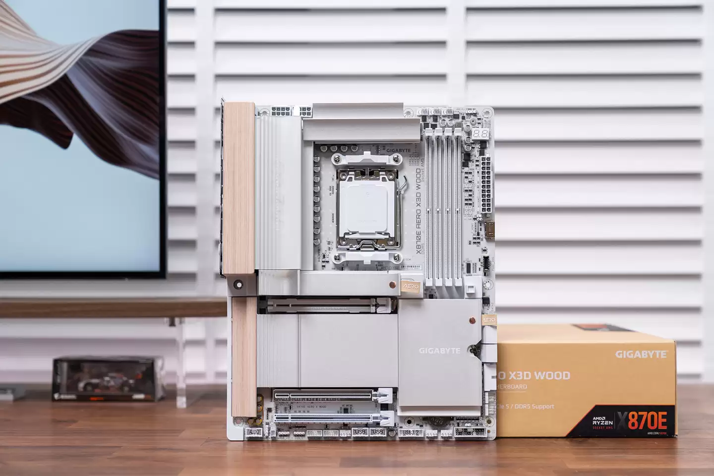 ���� X870E AERO X3D WOOD ľ����ѧ�������У�3999 Ԫ