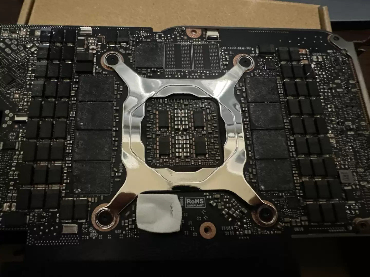 20GB Ӣΰ�� RTX 3080 Ti �����Կ��������Դ�ȱ�׼��� 8GB