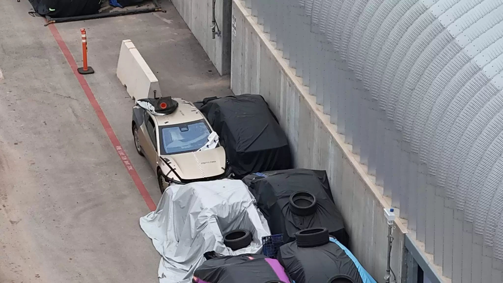 ������Լ 130 �죬��Ƭ��ʾ��˹�� Cybercab ��������ײ����