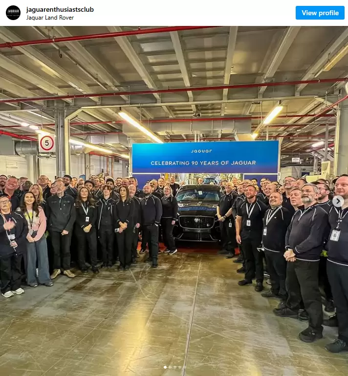 �ݱ�ȼ�ͳ�лĻ�����һ�� F-Pace ������