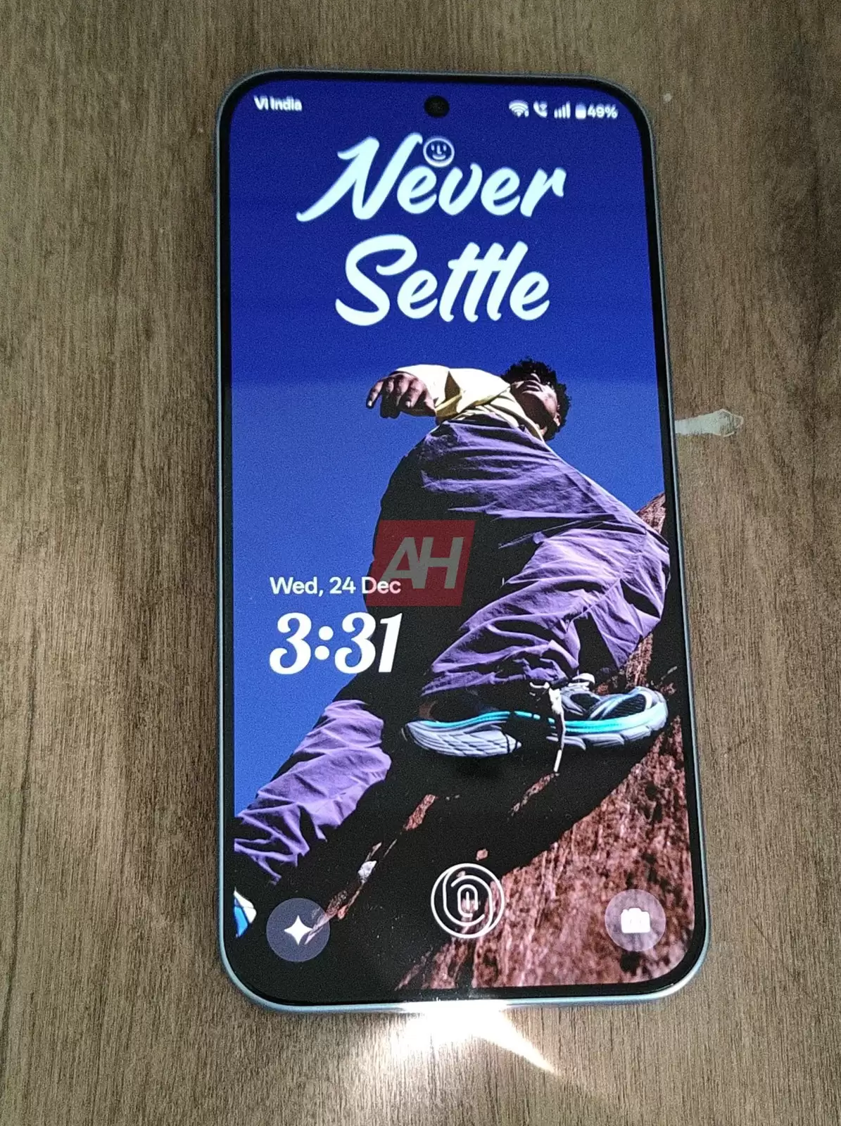 ���ʰ�һ�� Turbo �ֻ�ʵ��ͼ�ع⣺9000mAh ��ء����� 7s Gen 4 оƬ