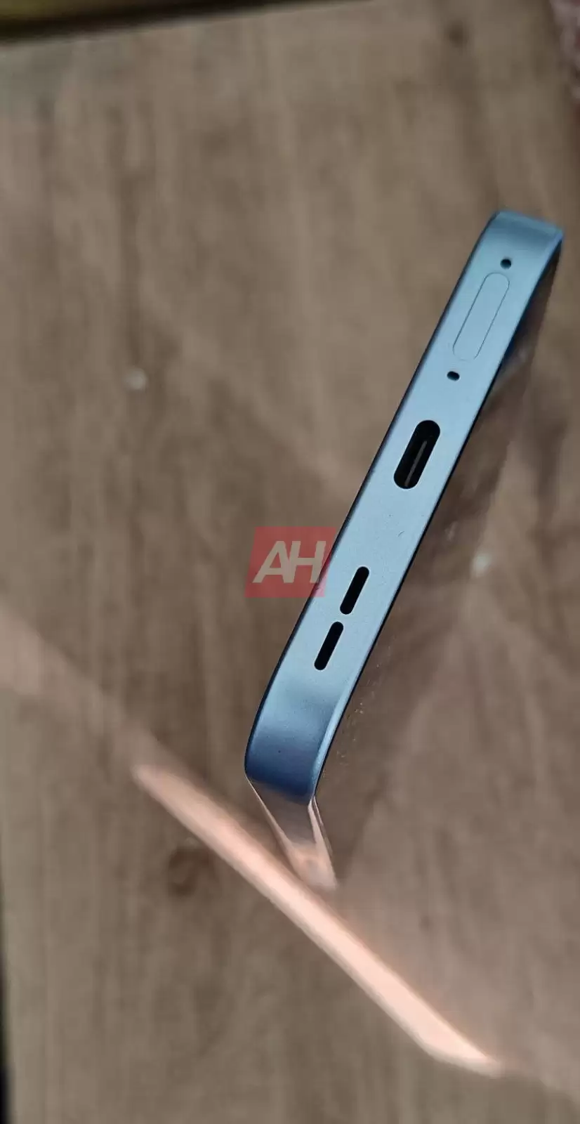 ���ʰ�һ�� Turbo �ֻ�ʵ��ͼ�ع⣺9000mAh ��ء����� 7s Gen 4 оƬ