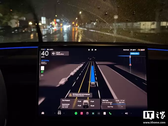 ��˹�� AI �Ŷ�ʥ���Ϲ����� FSD v14.2.2.1��������Ա�������