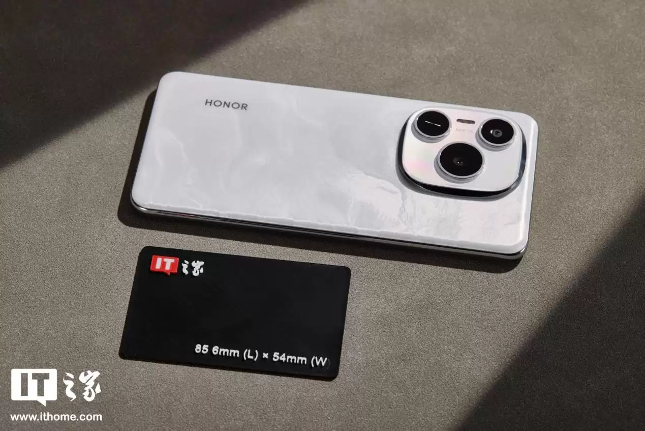 ��ҫ Power2 �ֳܷ�¯����һ̨���ͻ�� 10000mAh ���»����ݶ��¸��µǳ�