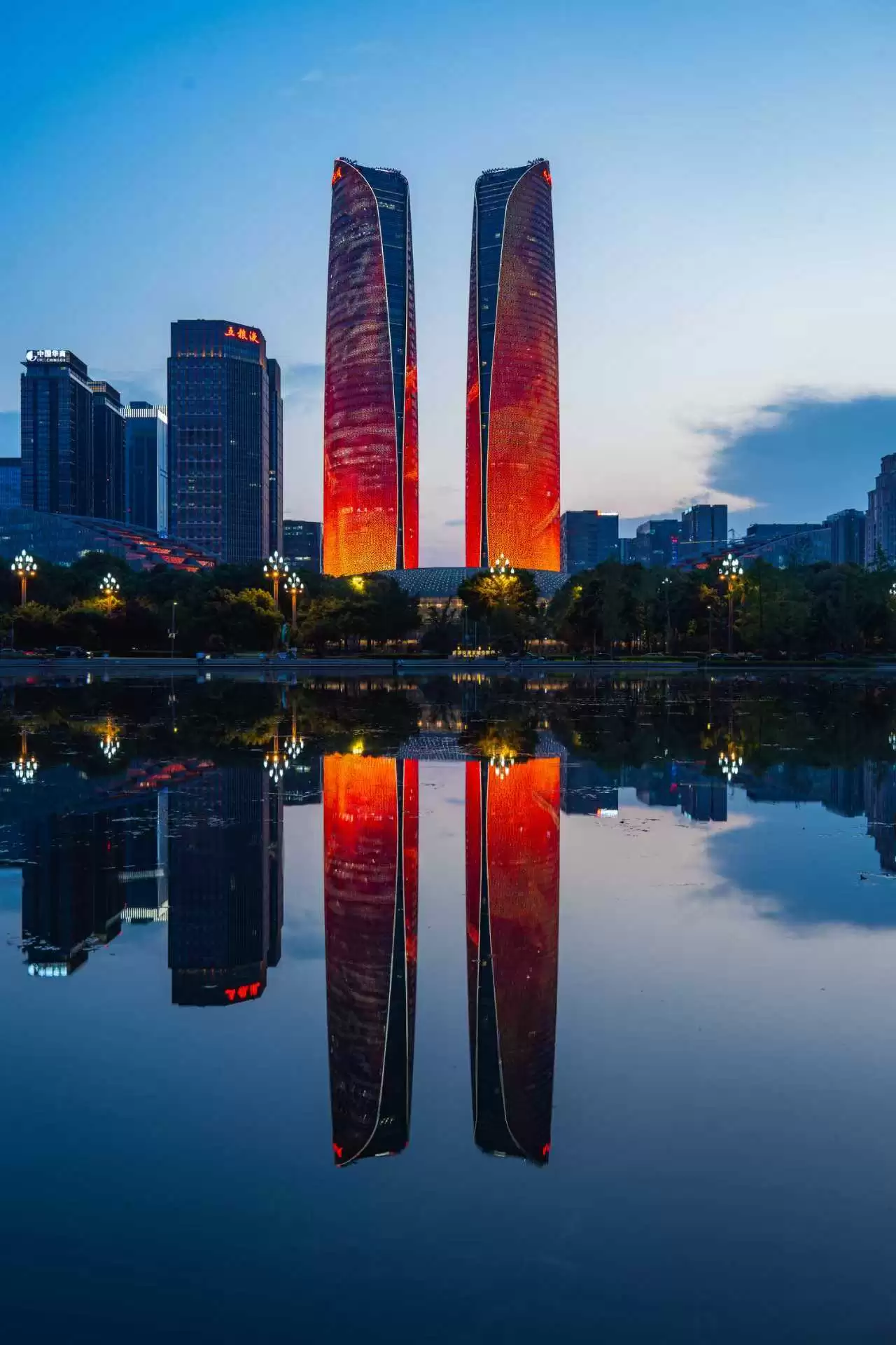 ɹ�����Ӱ�����῵2025Ӱ�������Я�ذ�������Ļ