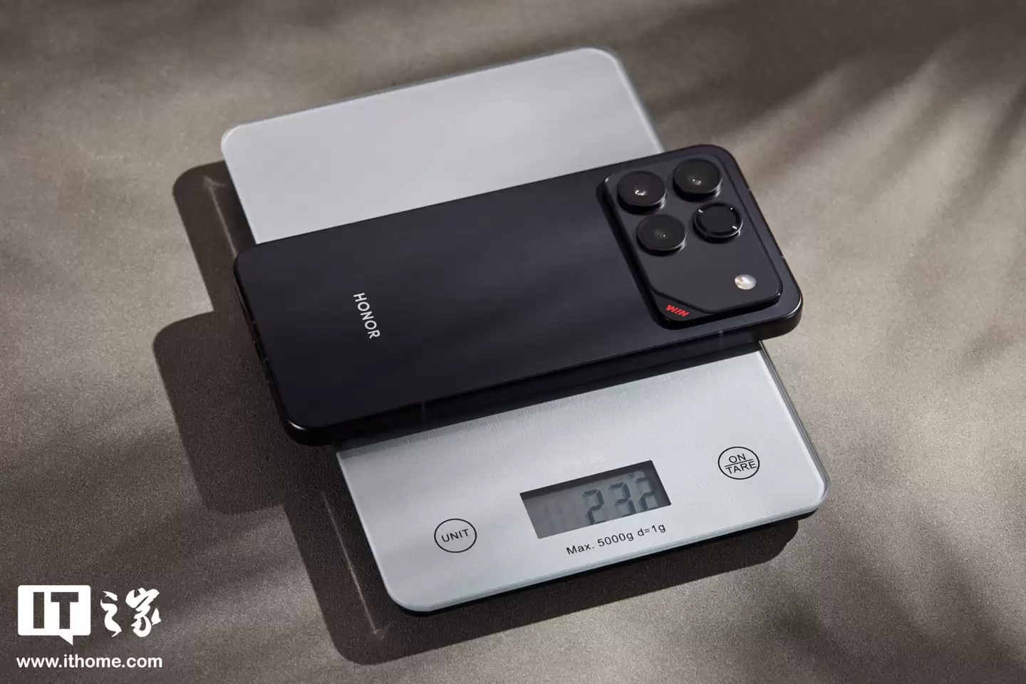 ��ҫ WIN ϵ���ֻ�ʵ�ģ���λ��ȵ羺���������� 10000 ����ʱ���