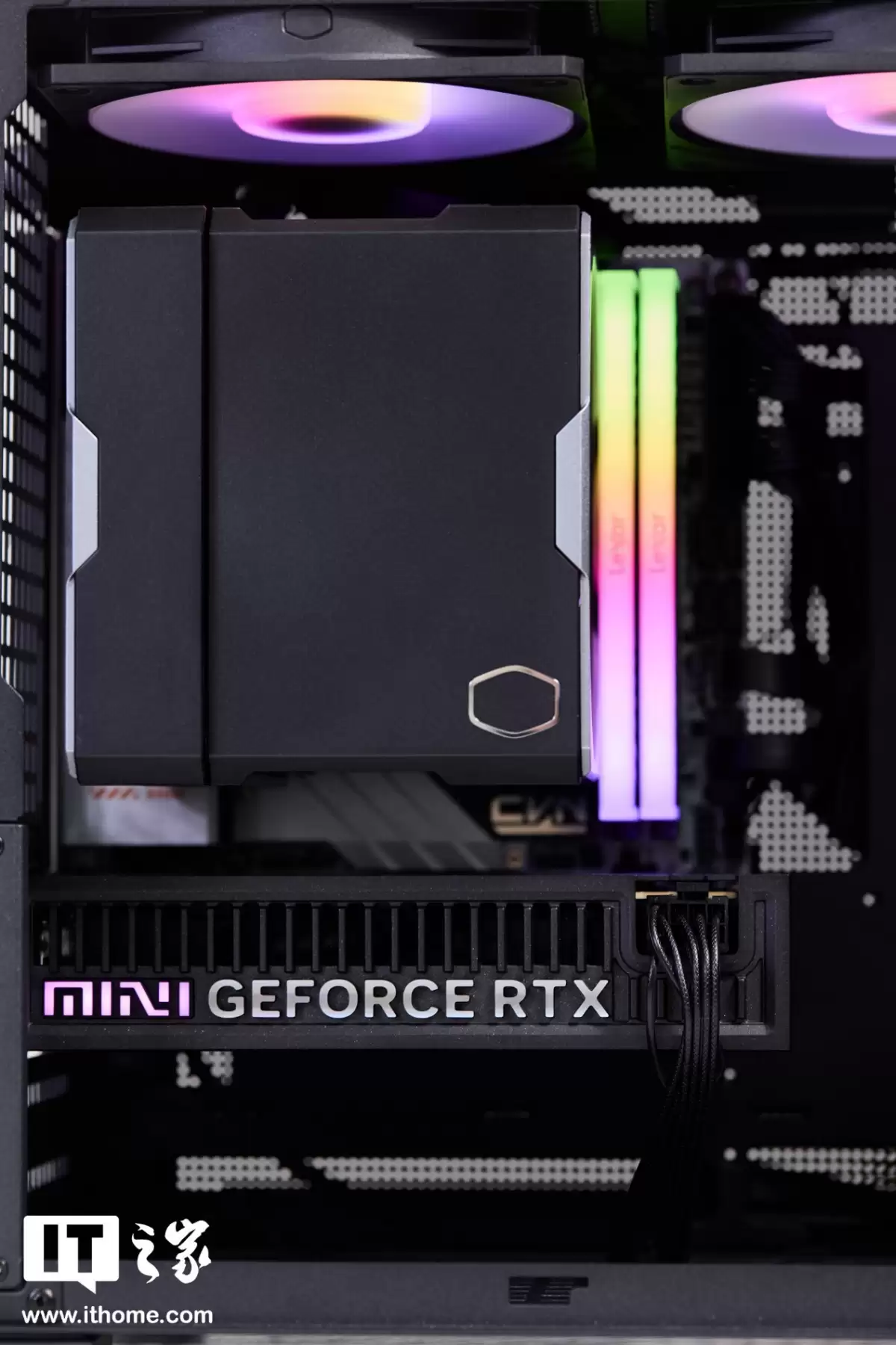 ��IT֮�������ҡ��߲ʺ� iGame GeForce RTX 5060 Ti Mini OC 16GB �Կ��������⣺С����ǿ����ITXС�������