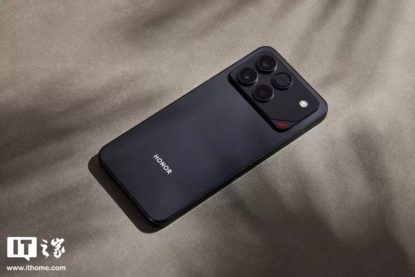 ��ҫ WIN ϵ���ֻ�ʵ�ģ���λ��ȵ羺���������� 10000 ����ʱ���