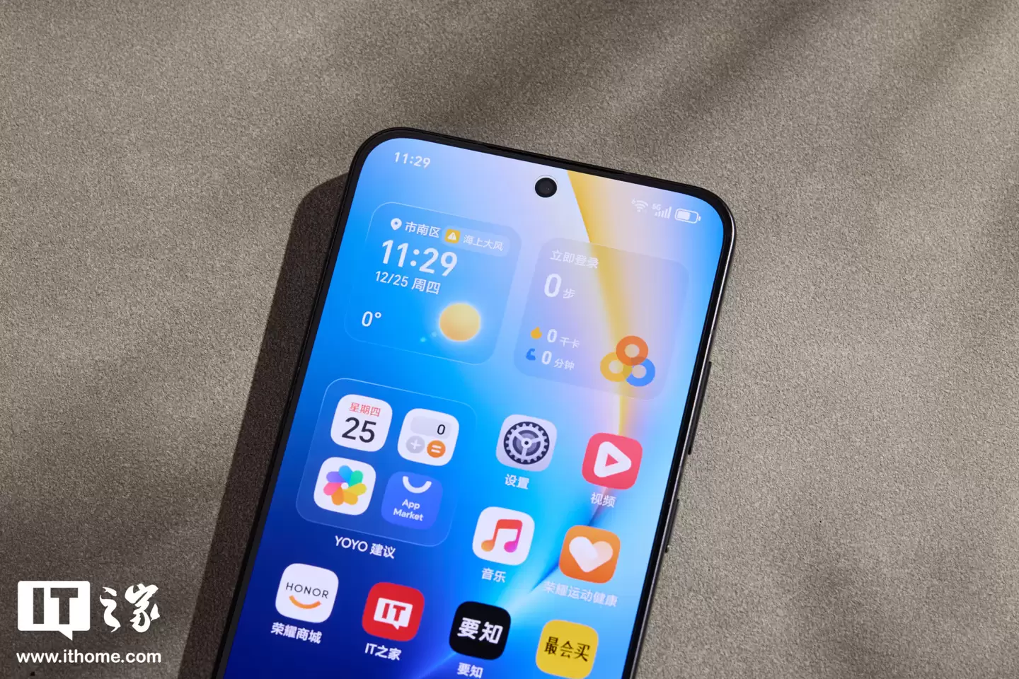 ��ҫ WIN ϵ���ֻ�ʵ�ģ���λ��ȵ羺���������� 10000 ����ʱ���