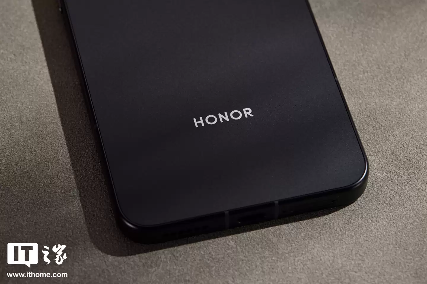 ��ҫ WIN ϵ���ֻ�ʵ�ģ���λ��ȵ羺���������� 10000 ����ʱ���