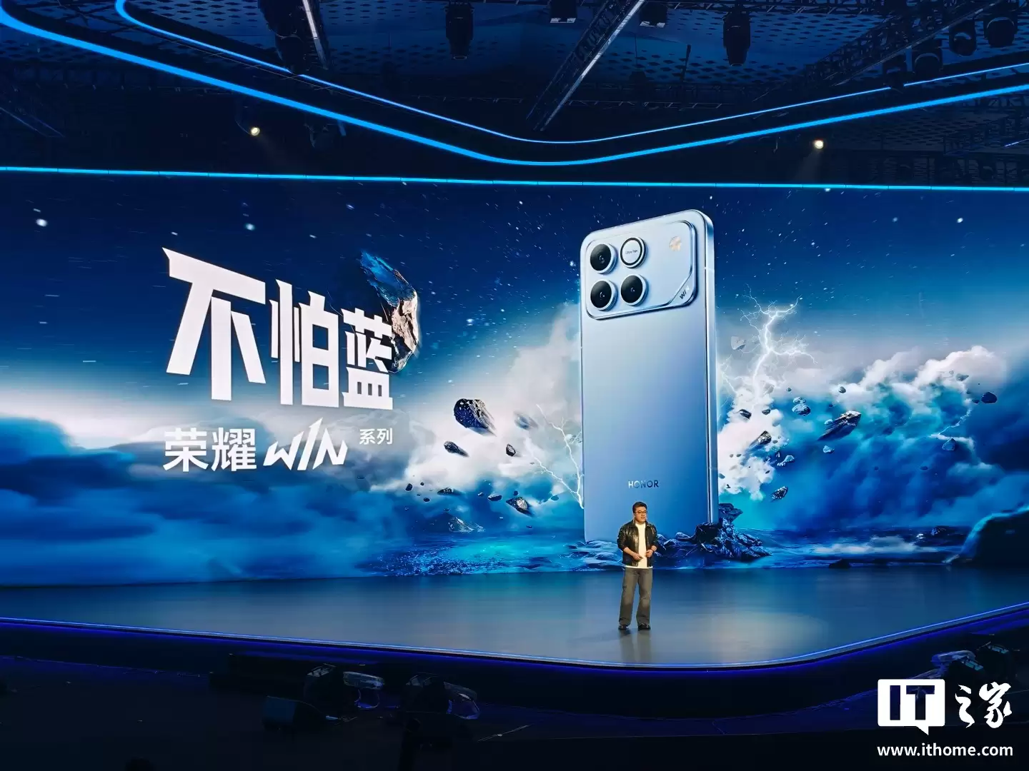 2599 Ԫ����ҫ WIN / RT ϵ���ֻ���ʽ��������������ɢ�����÷�����ơ�10000 ����ʱ���