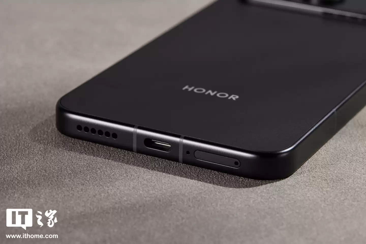 ��ҫ WIN ϵ���ֻ�ʵ�ģ���λ��ȵ羺���������� 10000 ����ʱ���