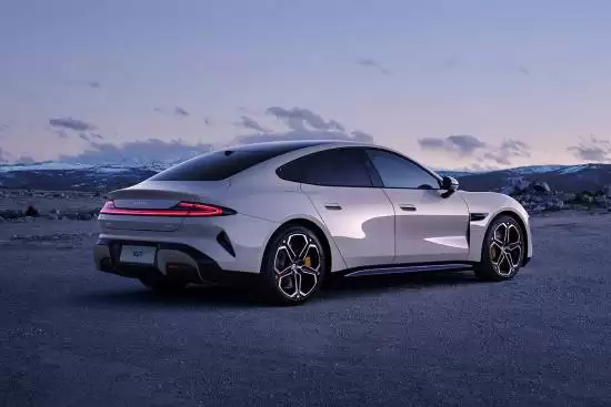 С�������Ǽݽ�չ����·��̽����һ��׷�����ļ�����Խ