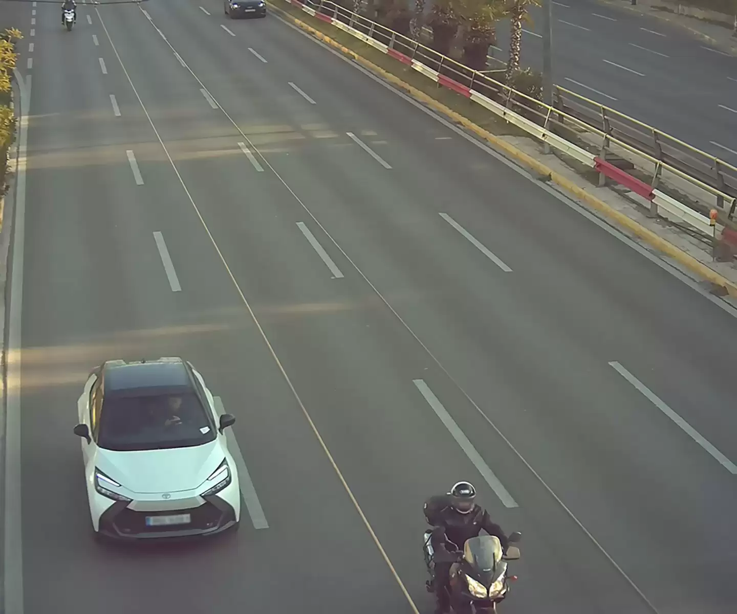 ϣ������ AI ����ͷץ�Ľ�ͨΥ�£�һ����λ���쿪��ǧ�ŷ���