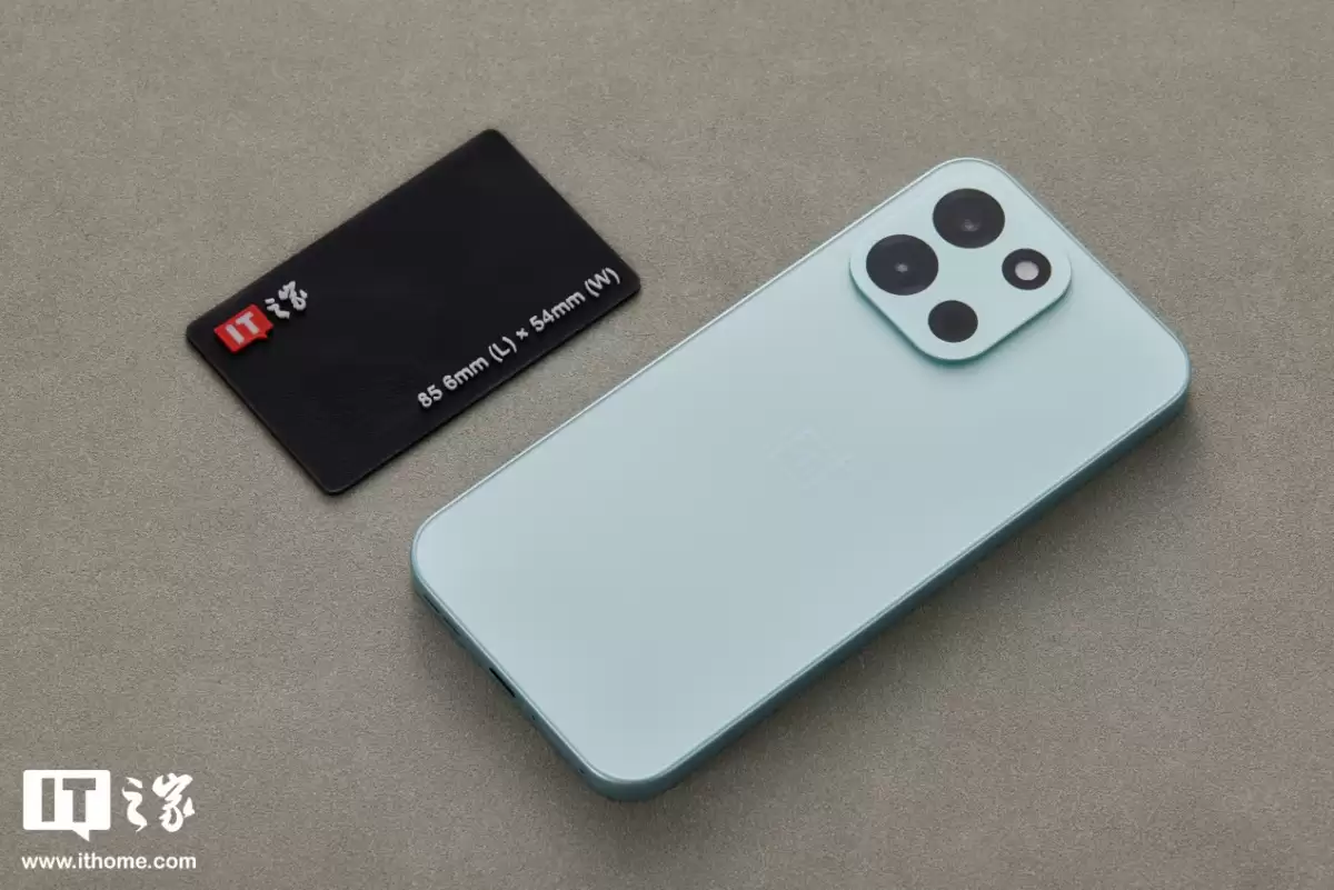 һ�� Turbo 6 ��Ұ��ͼ�ͣ�С������ɫ����ζ�е���