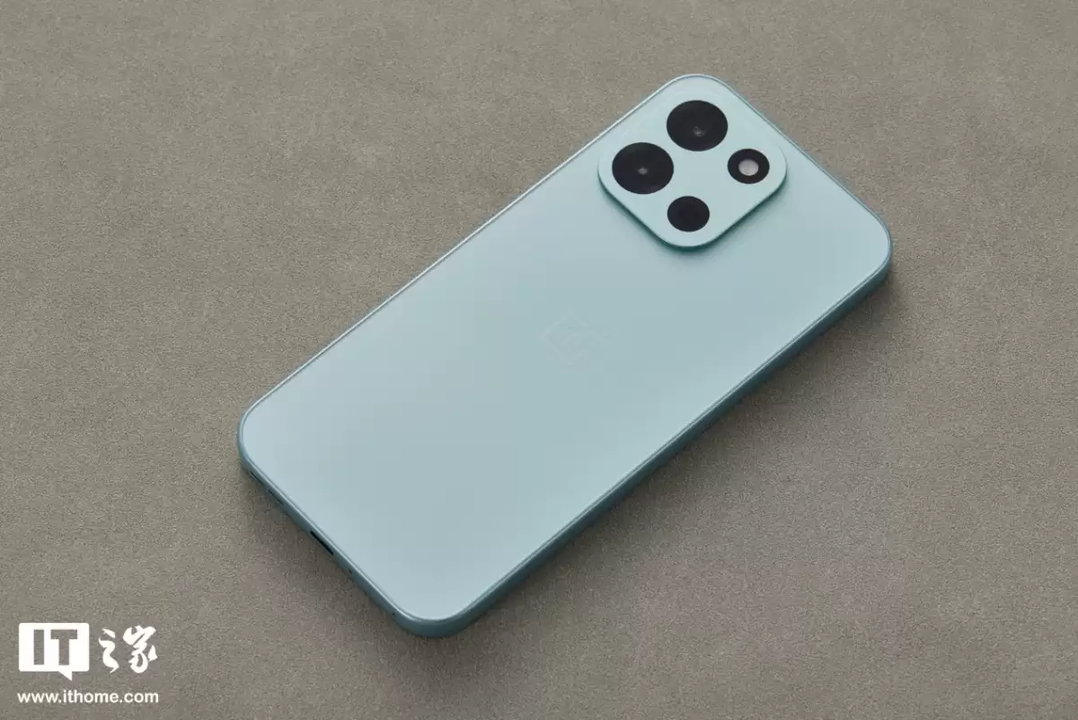 һ�� Turbo 6 ��Ұ��ͼ�ͣ�С������ɫ����ζ�е���