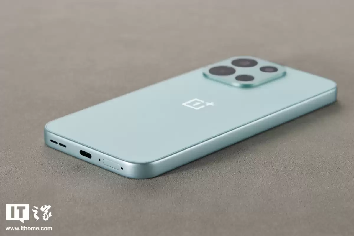 һ�� Turbo 6 ��Ұ��ͼ�ͣ�С������ɫ����ζ�е���