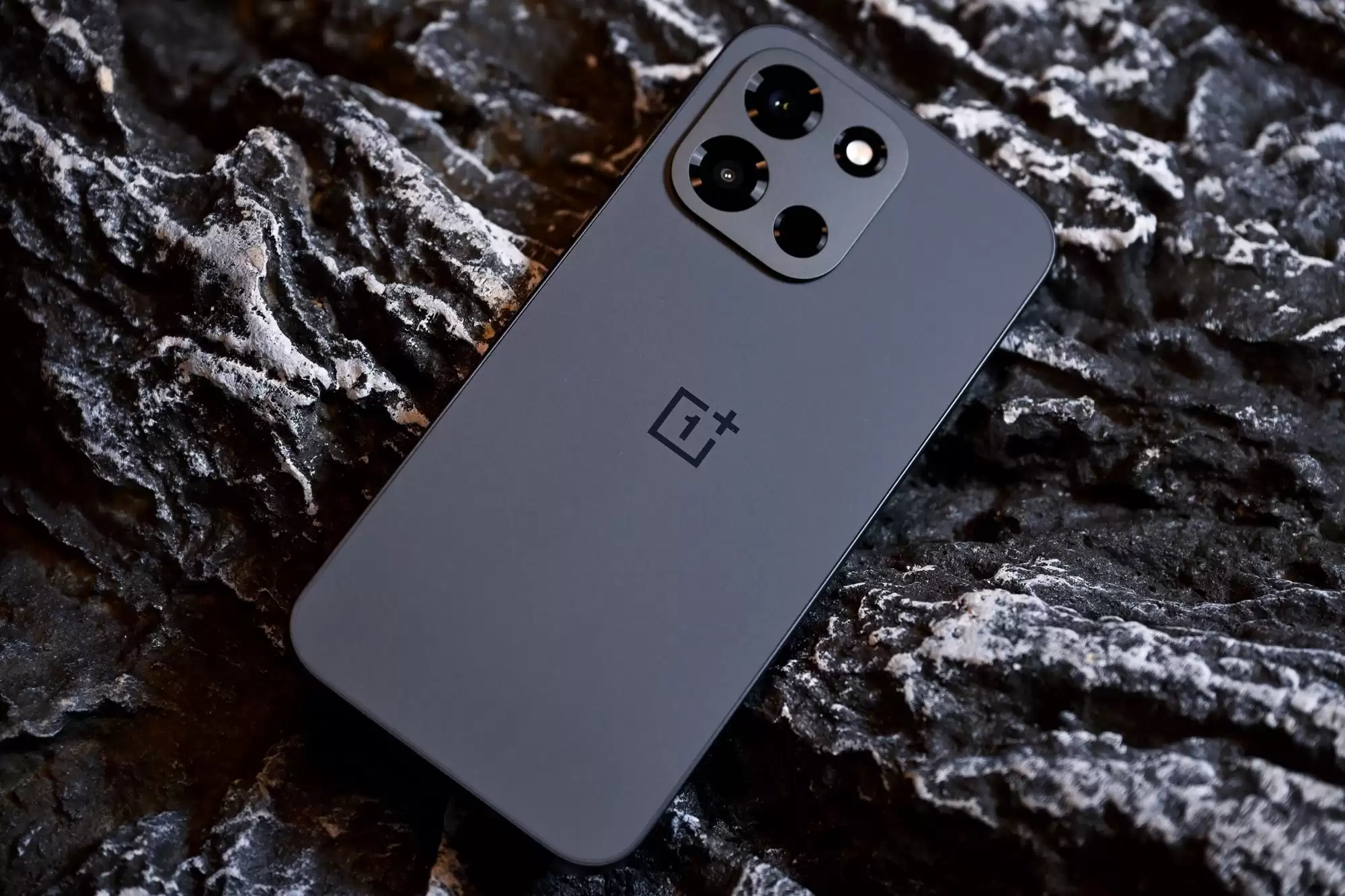 һ�ӷ����ж��콢Turbo6������8s Gen4+165Hz��ˢ��