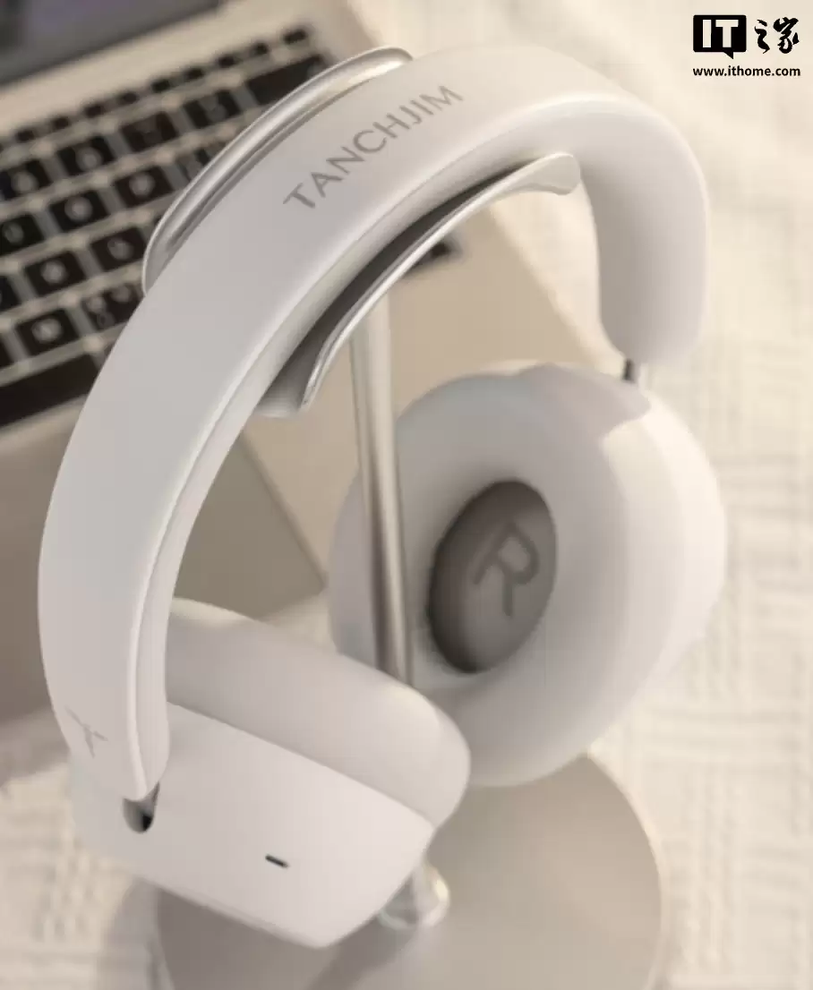 ��ʹ�����Ƴ� RITA �������� Hi-Fi ͷ��ʽ������40mm ��Ԫ��������ѧ��ǻ��399 Ԫ