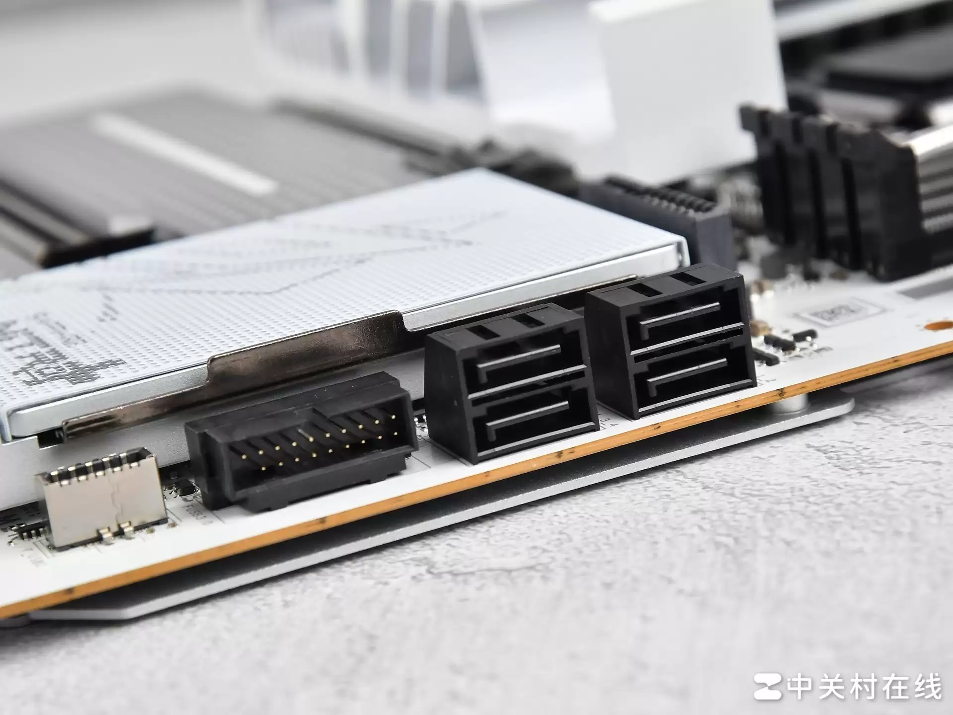 ֧�ֱ����Կ�������ʯ NITRO+ �������� X870EA PhantomLink PE��������