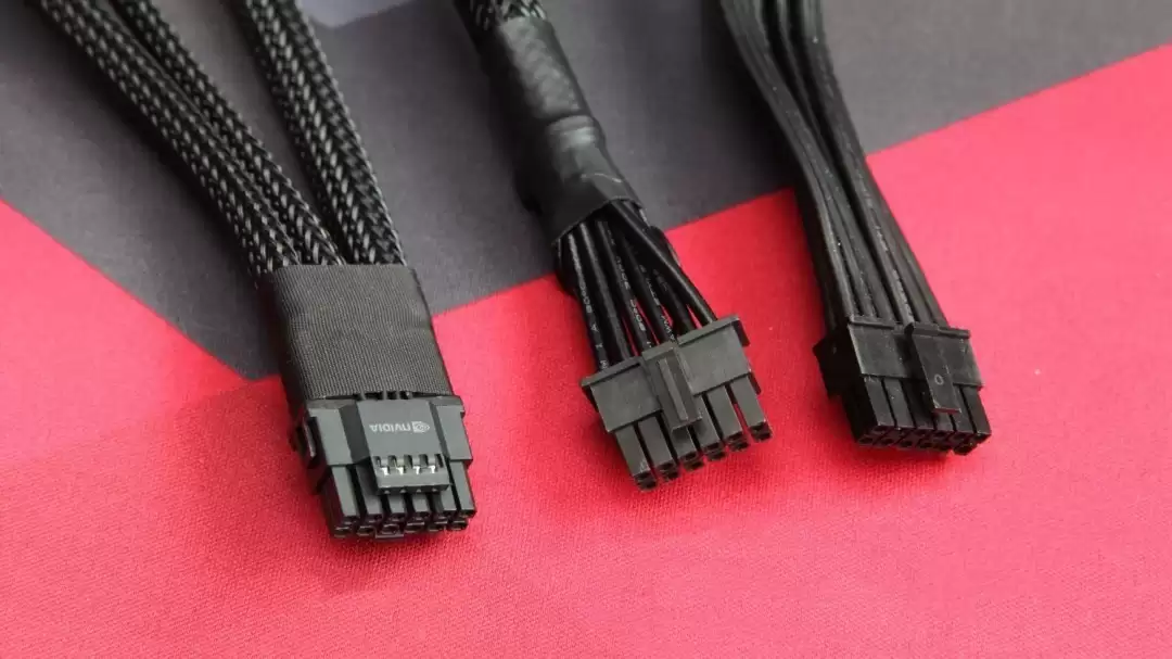 �Կ����������12V-2��6�ӿڹ��緽��֮��