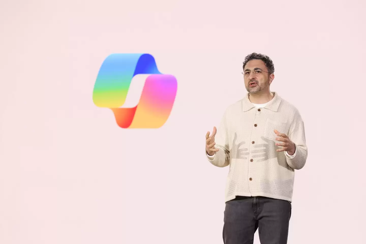 ΢�� AI ���� CEO ���������棺ȱ����ܵ� AI �������������������ƿ�