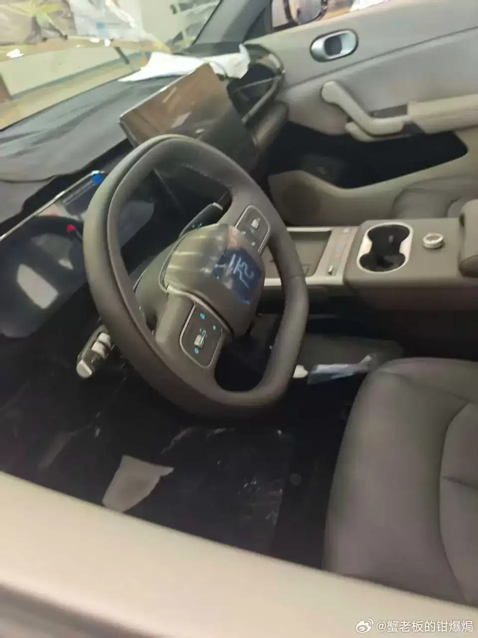 ���ǵ�ȫ�� SUV ��ۼ����ε����ع⣬��Ϣ��ϵ��Ԫ MAX��