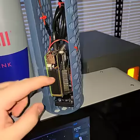 ���ڡ���ţ�����ޡ��е���������������Ӳ�˸�װ��ݮ�ɣ������ж�����Ϸ