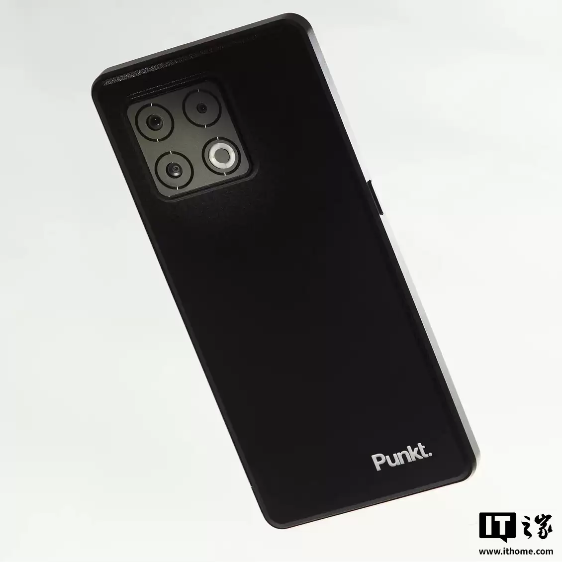 ���� punkt. �Ƴ�����˽�ֻ���MC03��699 ŷԪ + һ���ÿ�� 10 ŷԪ����