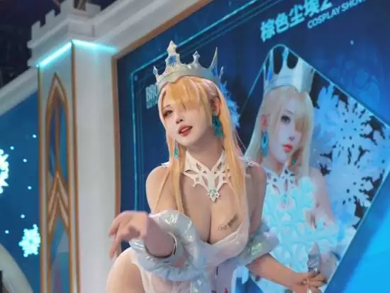 ��ɫ����2����ө�����չ������ǰ����ѧ�������ƪ��