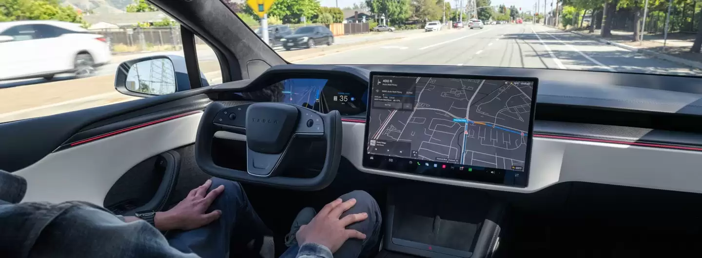 Model X ӭͷ��ײ��ҳ���һ���Ŀ�ɥ��������������˹����������˹�˿������������ʻΪ���Զ���ʻ��