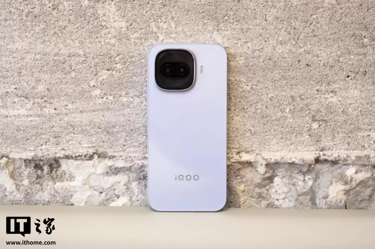 iQOO Z11 Turbo ͼ�ͣ��� R �� + ���� Deco���ָе���ϲ