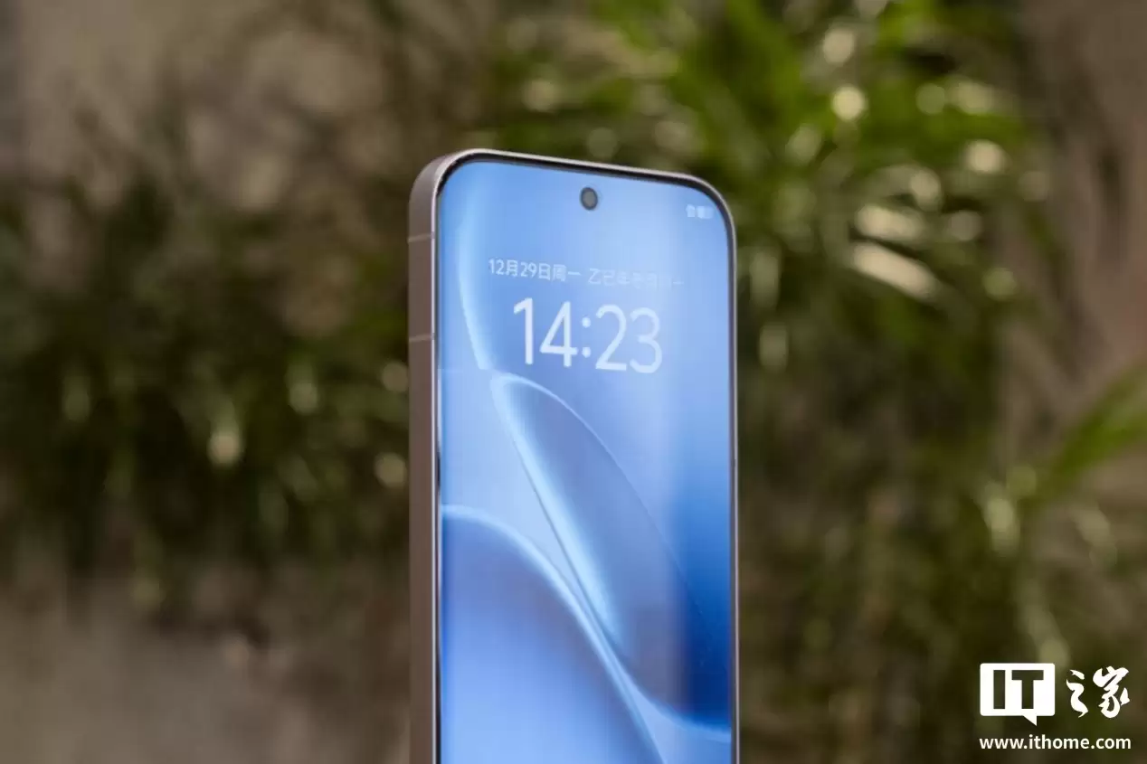 iQOO Z11 Turbo ͼ�ͣ��� R �� + ���� Deco���ָе���ϲ