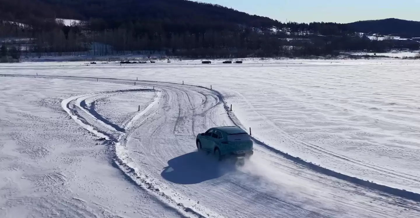 ������� SUV ����·�Թ�������������