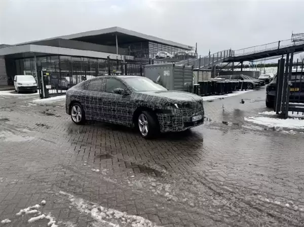 ����iX4·�Ե����ع� �׿�����SUV������800V���