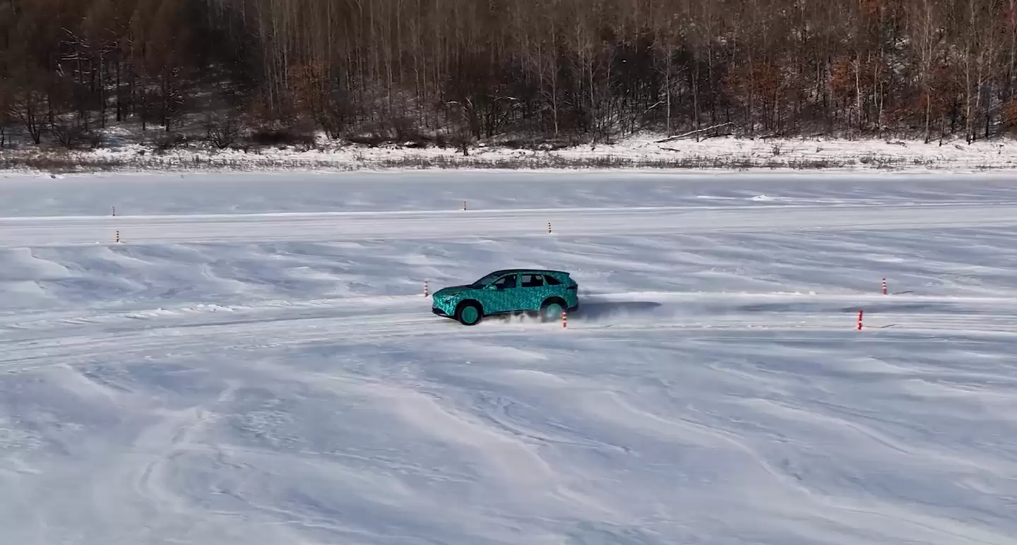 ������� SUV ����·�Թ�������������