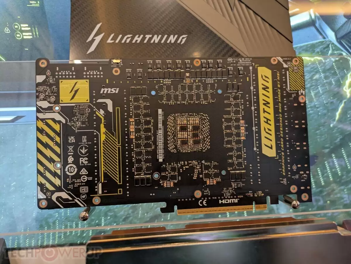 ȫ���� 1300 �ţ�΢����ǿ�Կ� RTX 5090 Lightning Z �ǳ���40 �� VRM ����