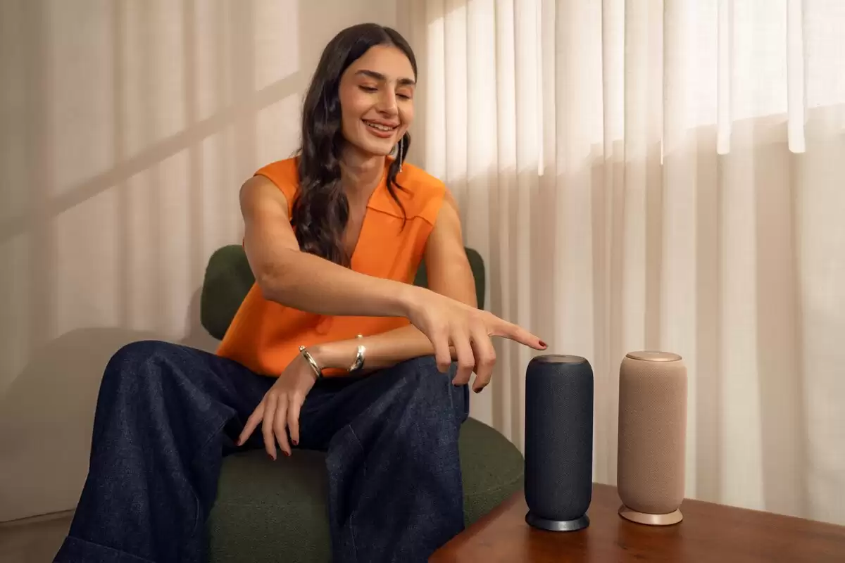 Ħ������ MotoWatch �����ֱ���Moto Tag 2 ����׷������Ⱦͼ�ع�