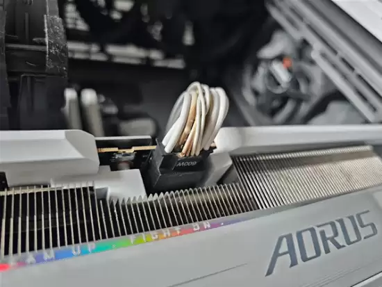 RTX 5090�Կ������ջ��¼������ӿڰ�ȫ����