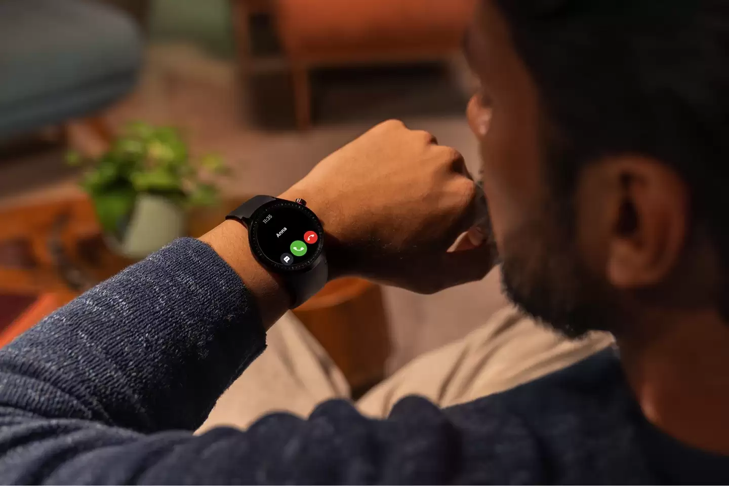 Ħ������ MotoWatch �����ֱ���Moto Tag 2 ����׷������Ⱦͼ�ع�