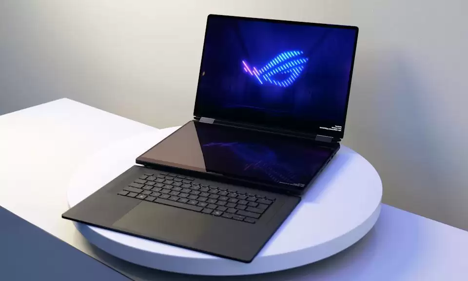 ��˶ ROG Zephyrus Duo ˫����Ϸ������ CES 2026�����߿�ѡ RTX 5090 �Կ�